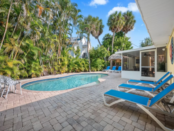 Beachside Retreat 4-Bedroom Home Rental - Your Perfect Island Getaway